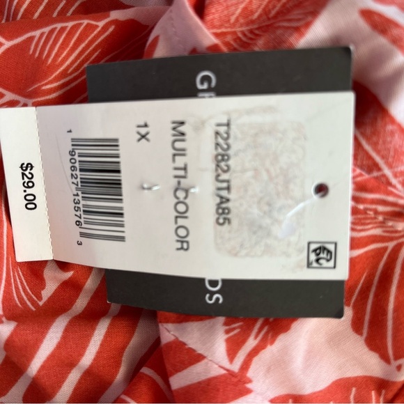 Handkerchief Top - Picture 3 of 4